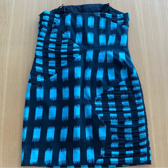 BCBG Generation strapless dress. - Picture 2 of 3